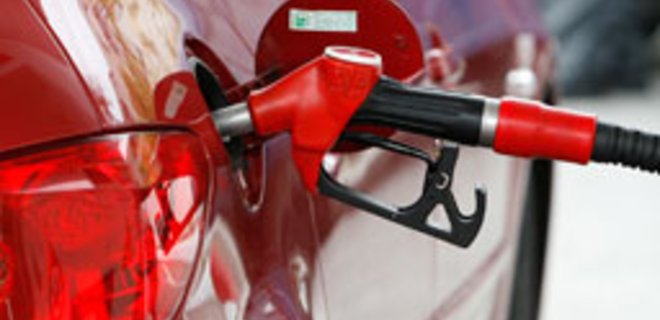 Киевские АЗС вновь повысили цены на бензин - Фото