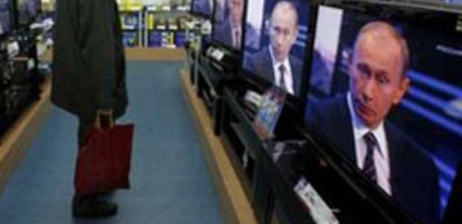 Россияне верят ТВ, а не зарубежным СМИ - Фото