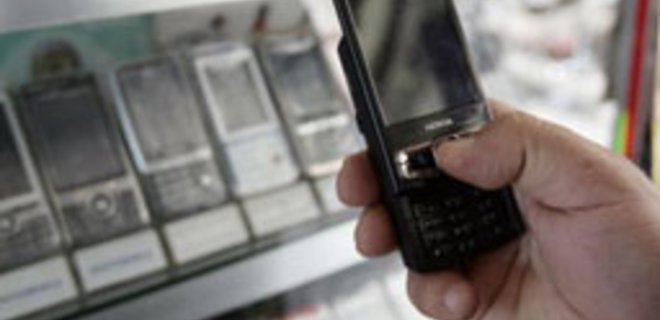 Доходы от мобильной связи упали почти на 8% - Фото