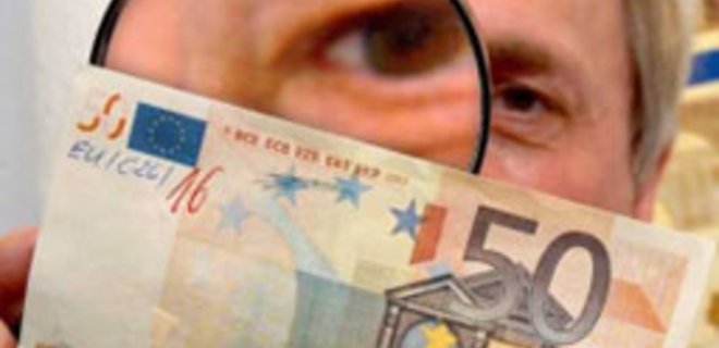 Банки снизили проценты по депозитам в евро - Фото