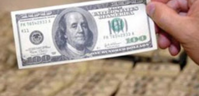 Межбанковский доллар за день подешевел на 12 копеек - Фото