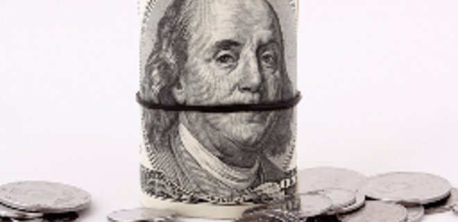 НБУ отмечает уменьшение оттока валюты за границу - Фото