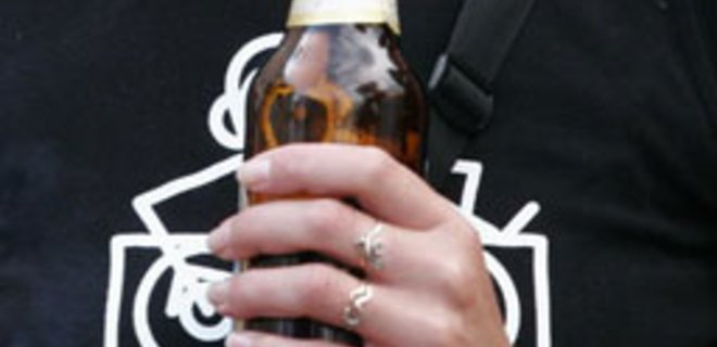 Ющенко подписал закон о запрете потребления пива в транспорте - Фото