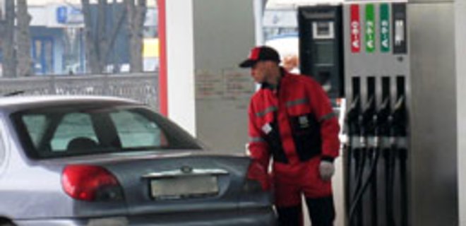 Бензин в Украине может подорожать до 8,40 грн. - Фото
