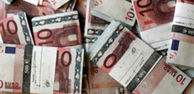 НБУ рассчитывает скупить евро на межбанке и успокоить рынок - Фото