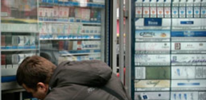 Продажу алкоголя и сигарет в ларьках хотят запретить - Фото