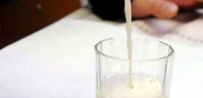 Производить молоко на основе сухого молока - невыгодно - Фото