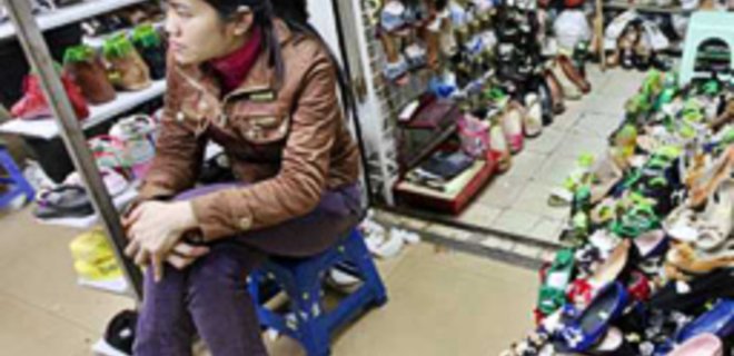 ЕС отменил антидемпинговую пошлину на китайскую обувь - Фото