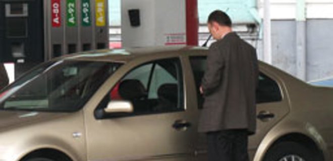 Дешевый бензин: когда цены опустятся до 10 грн. за литр - Фото
