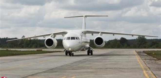 Львовские авиалинии объявили о своей ликвидации - Фото