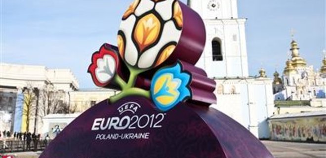 К жеребьевке Евро-2012 Киев украсят 1300 рекламных носителей - Фото