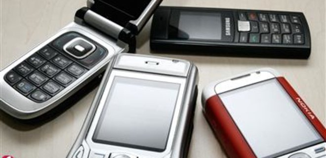 Какие мобилки и смартфоны выбирают украинцы: данные продаж - Фото