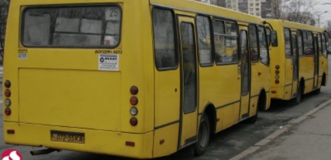 Нелегальных автоперевозчиков хотят убрать из Киева - Фото