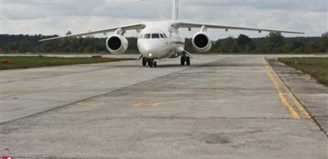 Взлетно-посадочная полоса аэропорта Львов готова на 80% - Фото