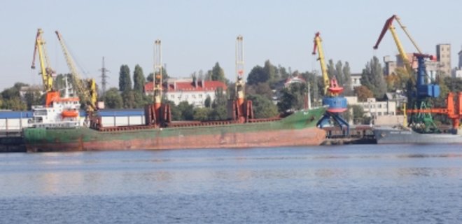 Николаевский порт нарастил переработку грузов почти вполовину - Фото