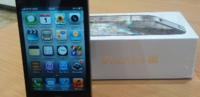 В России начинают продавать iPhone 4S - Фото