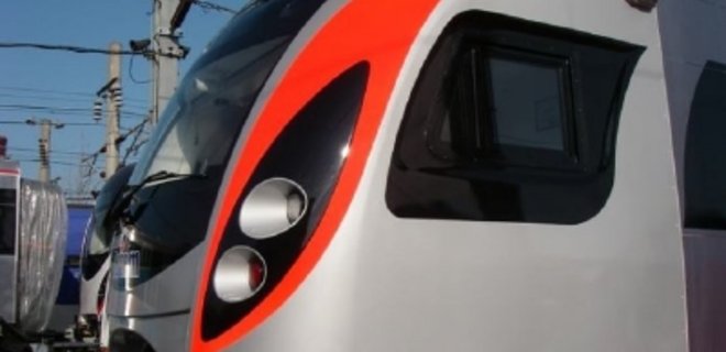 Первый поезд Hyundai отправили в Одесский порт - Фото