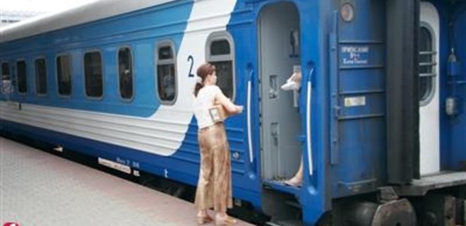 АМКУ заинтересовался стоимостью постельного белья в поездах - Фото