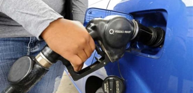 Конкуренция и налоги сдерживают рост цены на бензин: мнение - Фото