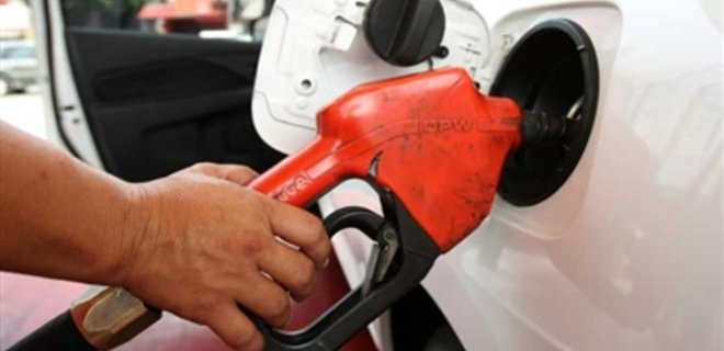 Цены на бензин не слушаются приказов - Фото