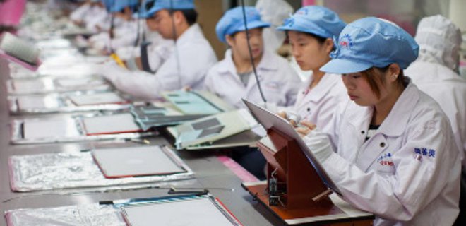 Поставщик Apple пообещал улучшить условия для китайских рабочих - Фото