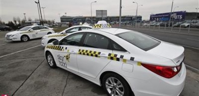 В Киев прибыли автомобили для Sky Taxi - Фото