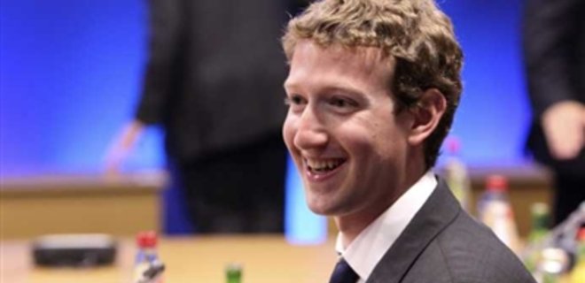 На финишной прямой. Facebook рекламирует акции перед IPO - Фото