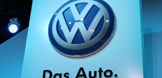 Volkswagen наращивает продажи на фоне спада в Европе - Фото