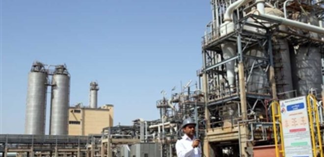 Индия сокращает импорт иранской нефти - Фото