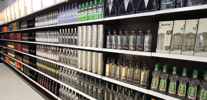 В Луганской области ограничили продажу алкоголя - Фото