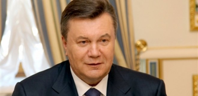 Янукович подписал закон о плавающем акцизе на бензин - Фото