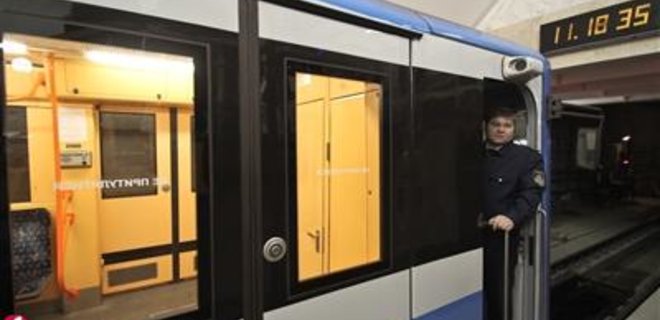 Киевское метро в июне будет работать дольше - Фото