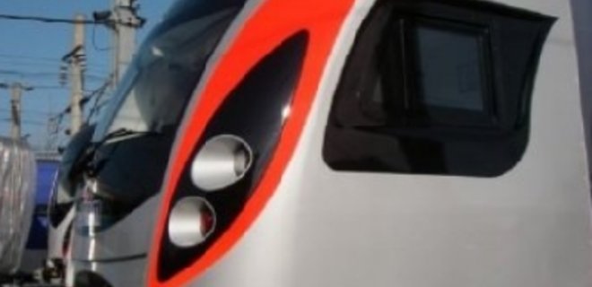 Стотысячный пассажир поезда Hyundai получит билеты на финал Евро - Фото