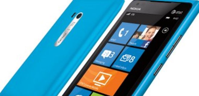 Nokia Lumia 900 в США подешевела вдвое - Фото