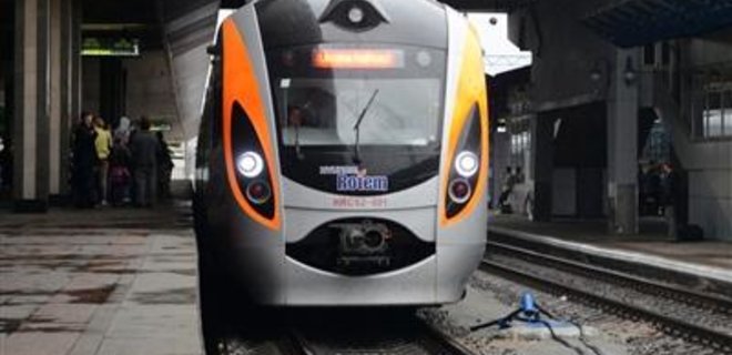 Скоростные поезда будут ходить еще быстрее, - глава Укрзалізниці - Фото