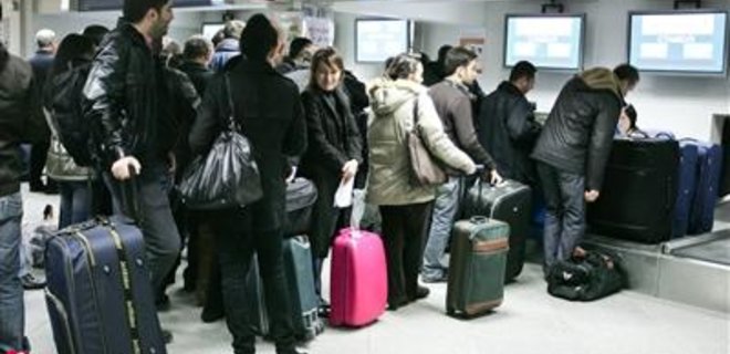 Объем компенсаций пассажирам при отмене рейсов предлагают удвоить - Фото