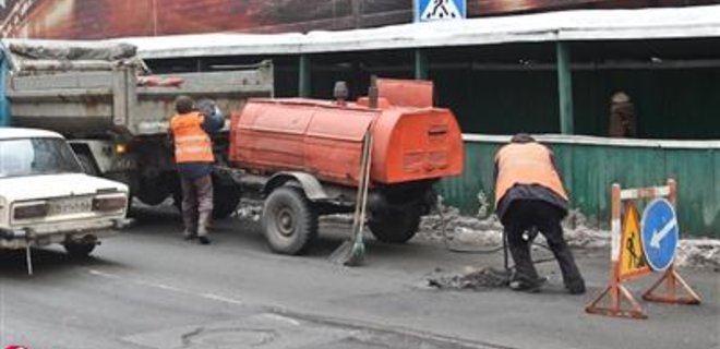 На ремонт дорог в Киеве потратят 28 млн.грн. - Фото