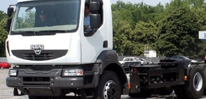 Миндоходов хочет обложить налогом переоформление грузовиков - Фото