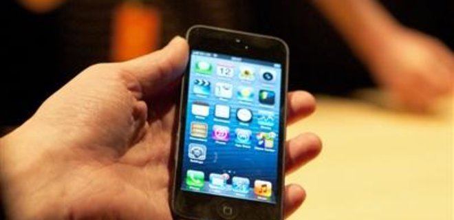 Власти ЕС усомнились в законности продаж iPhone - Фото