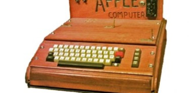 Первый компьютер Apple продали за 516 тыс. евро - Фото
