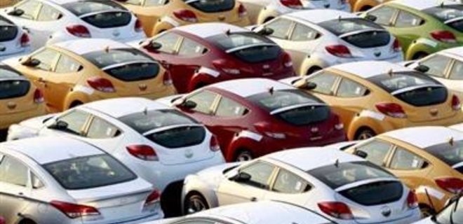 Продажи новых автомобилей в мае обвалились на 41% - Фото