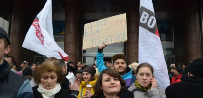 Почему на Евромайдане была плохая связь - Фото