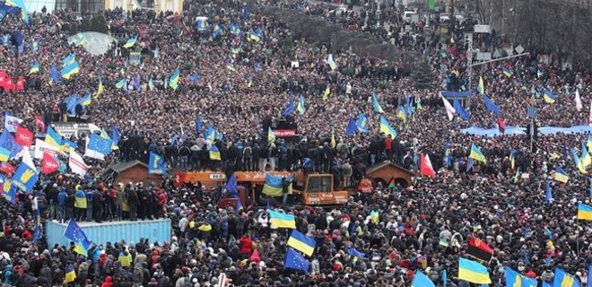 Почти 94% украинцев следят за ситуацией на Майдане - Фото