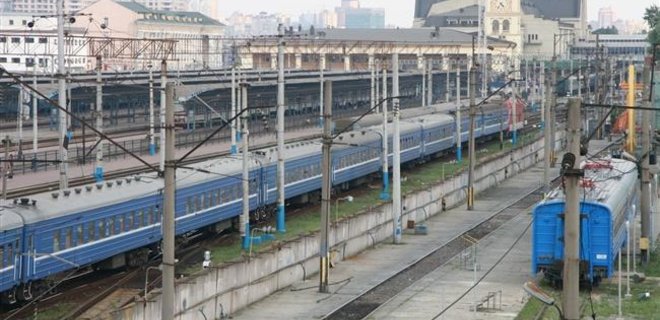 Беларусь приостановила продажу билетов на поезда в Украину - Фото