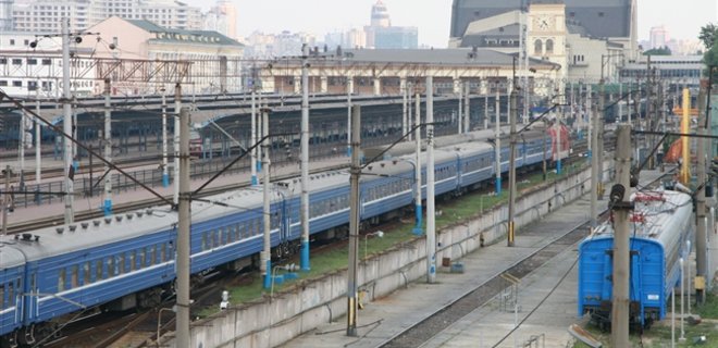 Движение грузовых поездов на Донецкой ж/д восстановлено - Фото