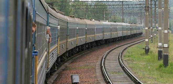 Российские поезда могут перестать ходить в Крым через Украину  - Фото