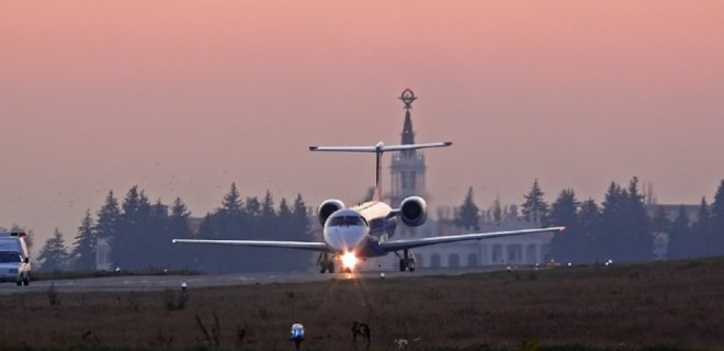 Днеправиа откроет семь новых рейсов из Харькова - Фото