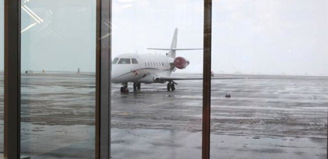 Аэропорт Донецка не будет работать до 6 июня - Фото