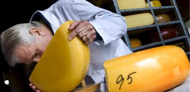 Россия усилила контроль над сыром еще одной украинской компании - Фото