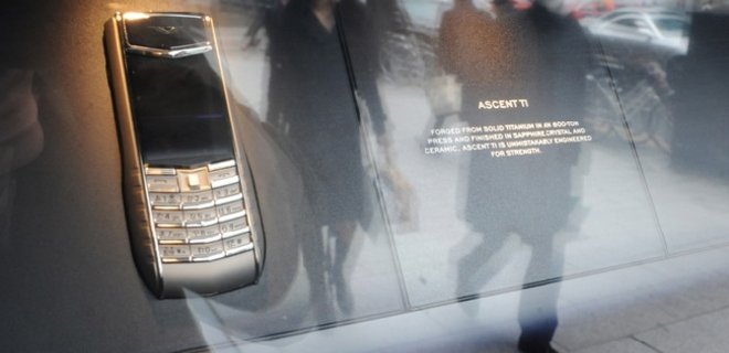 Vertu будет выпускать смартфоны под брендом Bentley - Фото